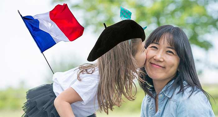 رسوم فرلنسه رسم بوسههای گونهای در فرانسه