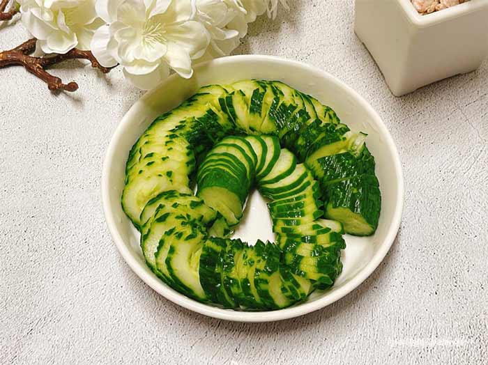 برش خیارها 